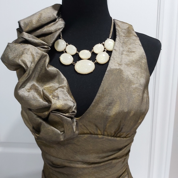 Jessica McClintock MetalicGold Ruffled Cocktail Dress necklace included - Picture 2 of 14